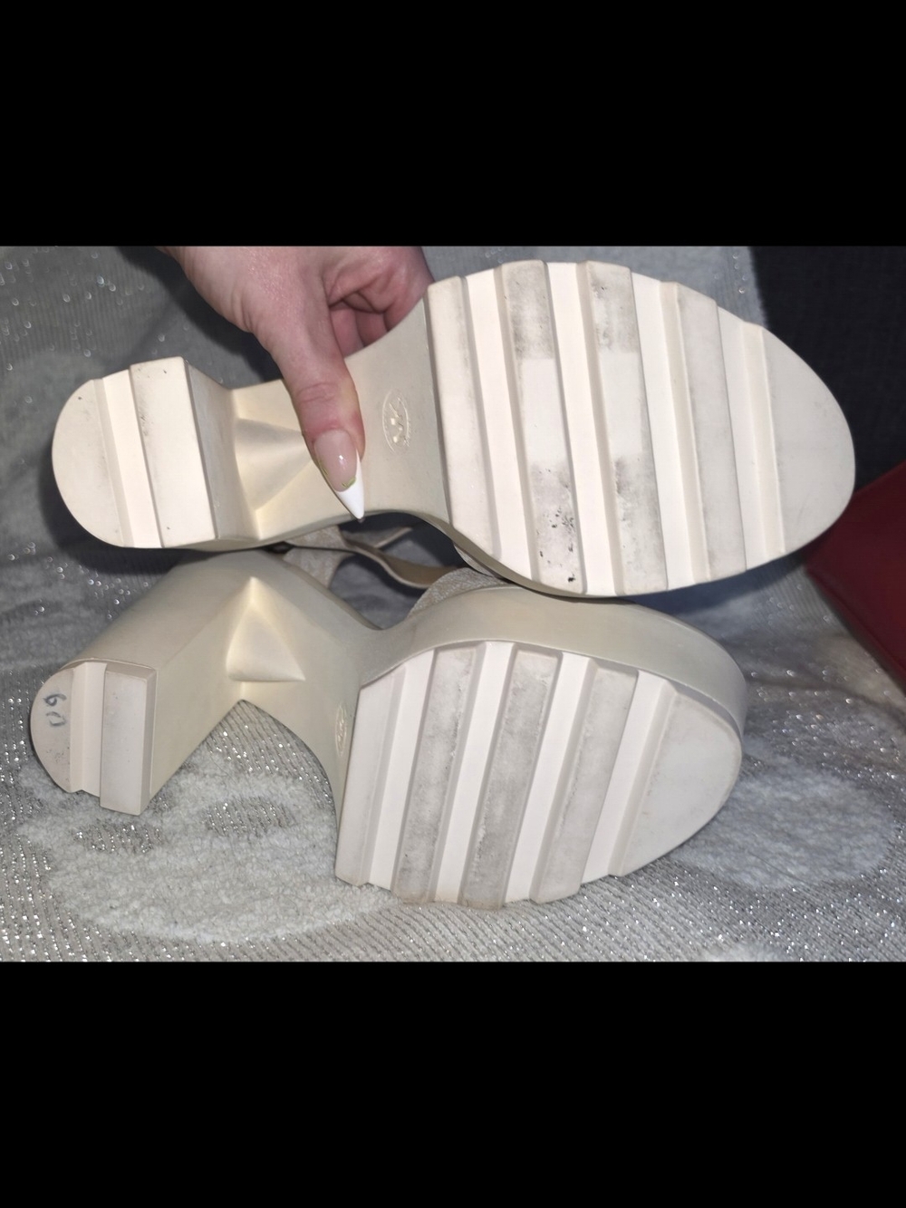 *Like New*Michael Kors Cream Logo Platform Slingback Sandals - Picture 4 of 5